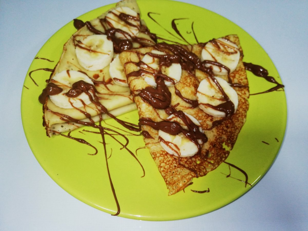 Clatite cu ciocolata si banane