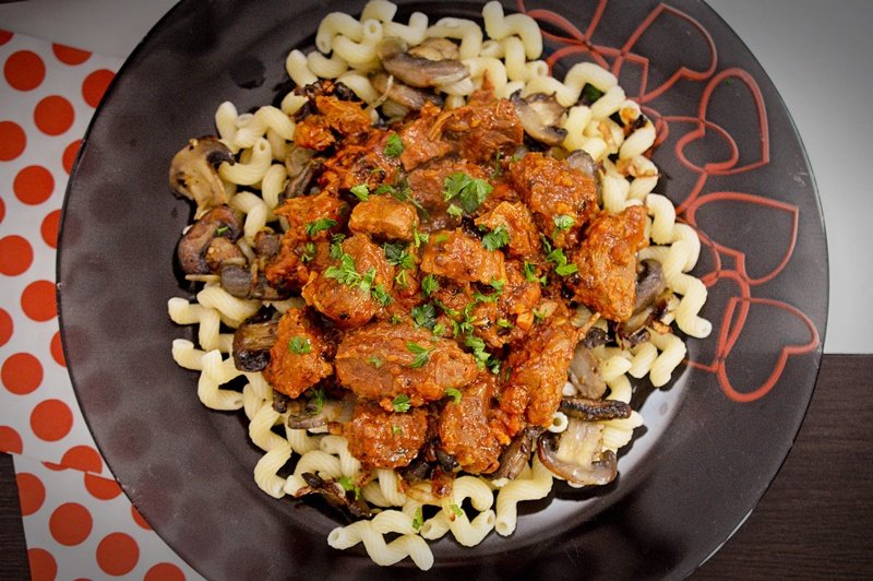 Boeuf Bourguignon la Multicooker Crock-Pot Express cu gatire sub presiune