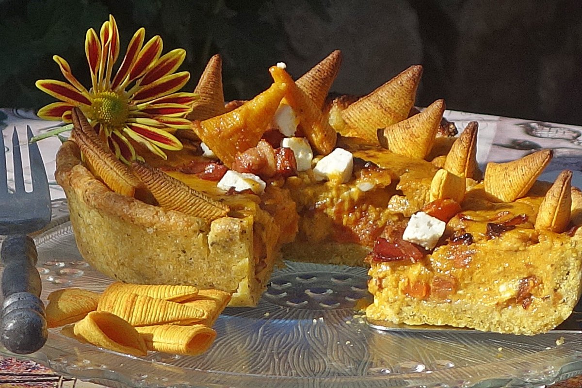 Tarta aromata cu faina de porumb si chipsuri de porumb