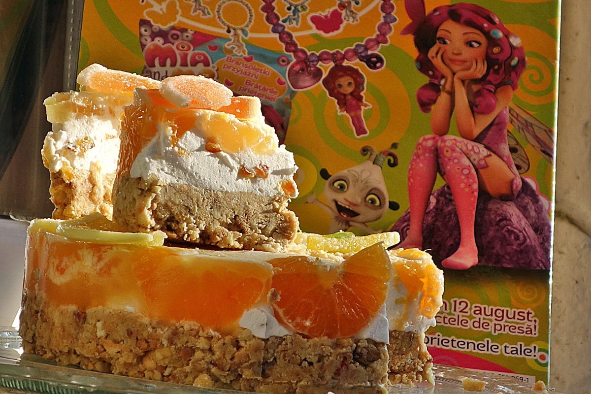 Cheesecake cu aroma de citrice si coaja caramelizata de portocala