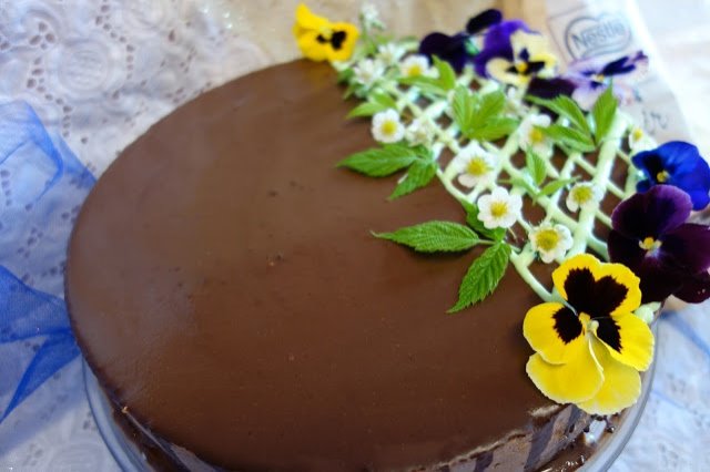 Tort Profiterol in ciocolata