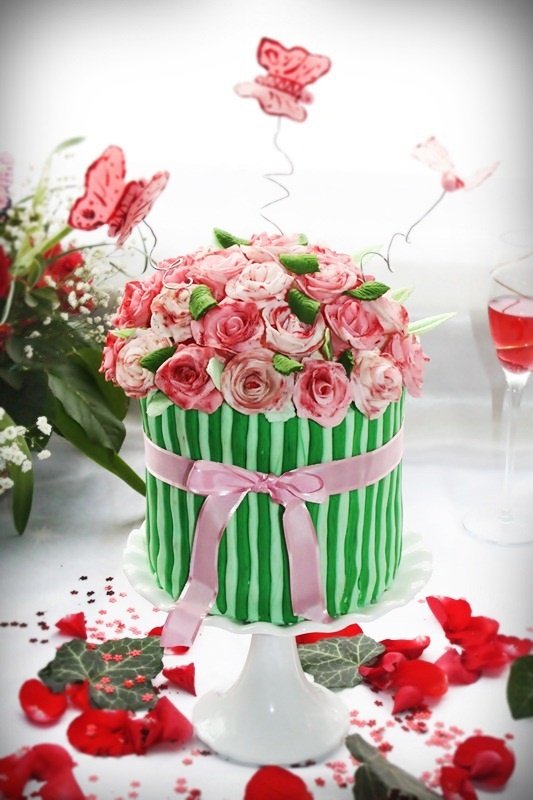 Red Velvet Cake- Buchet de trandafiri- un mesaj de iubire