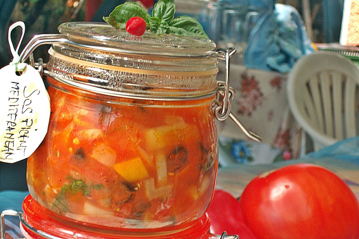 Sos picant mediteranean