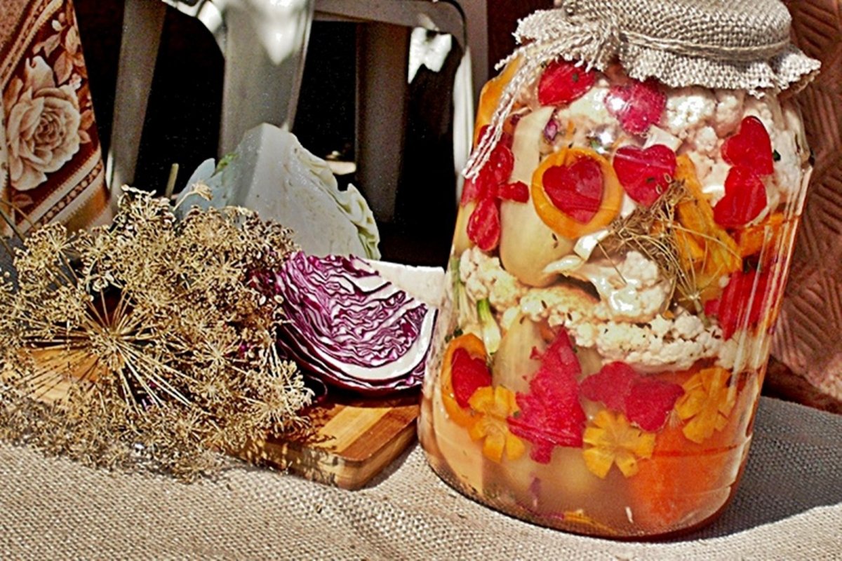 Ardei umpluti cu varza si morcovi