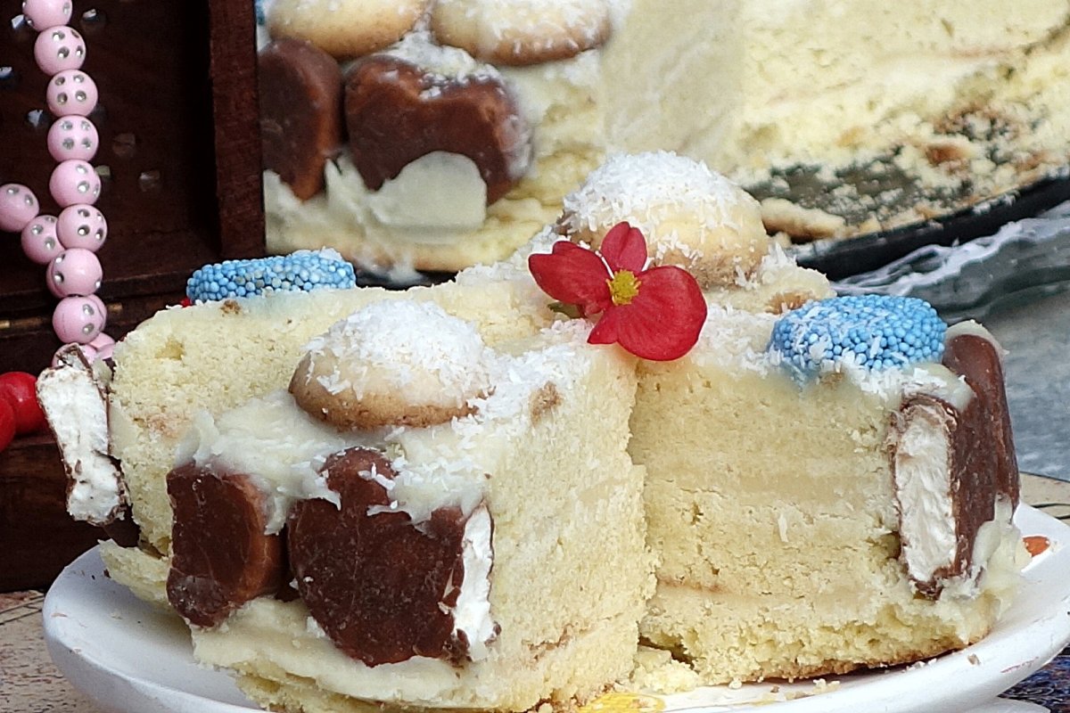 Prajitura cu blat fraged si crema de cocos