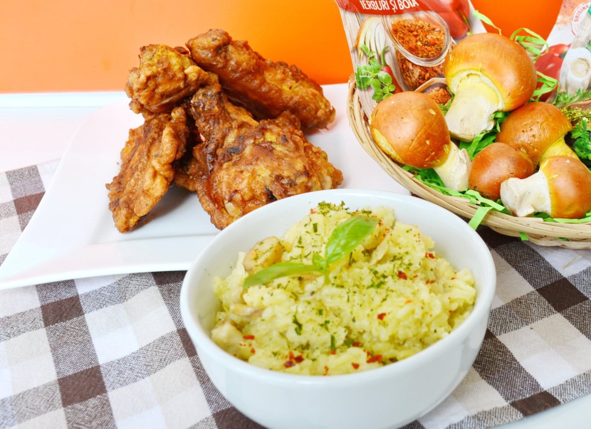 Orez cu ciuperci de padure si pui in crusta