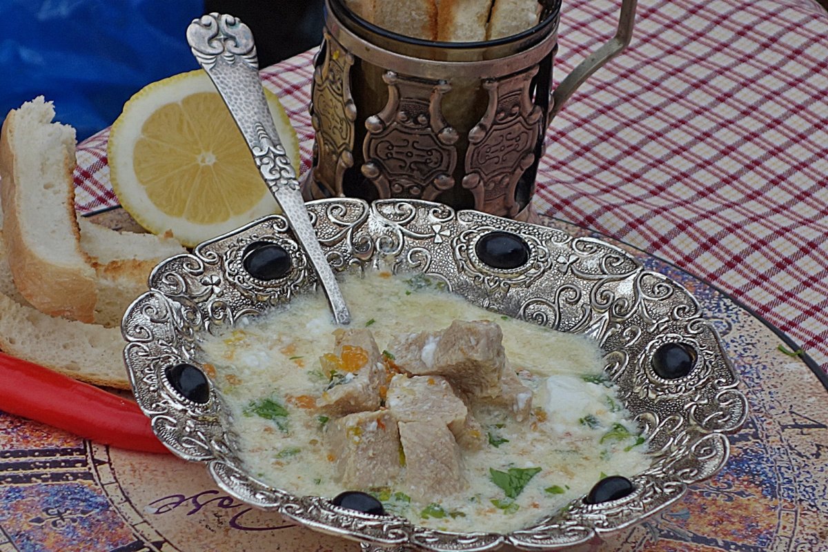 Ciorba radauteana cu muschi de porc