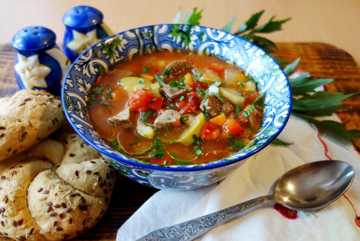 Ciorba de vara cu dovlecei si piept de rata