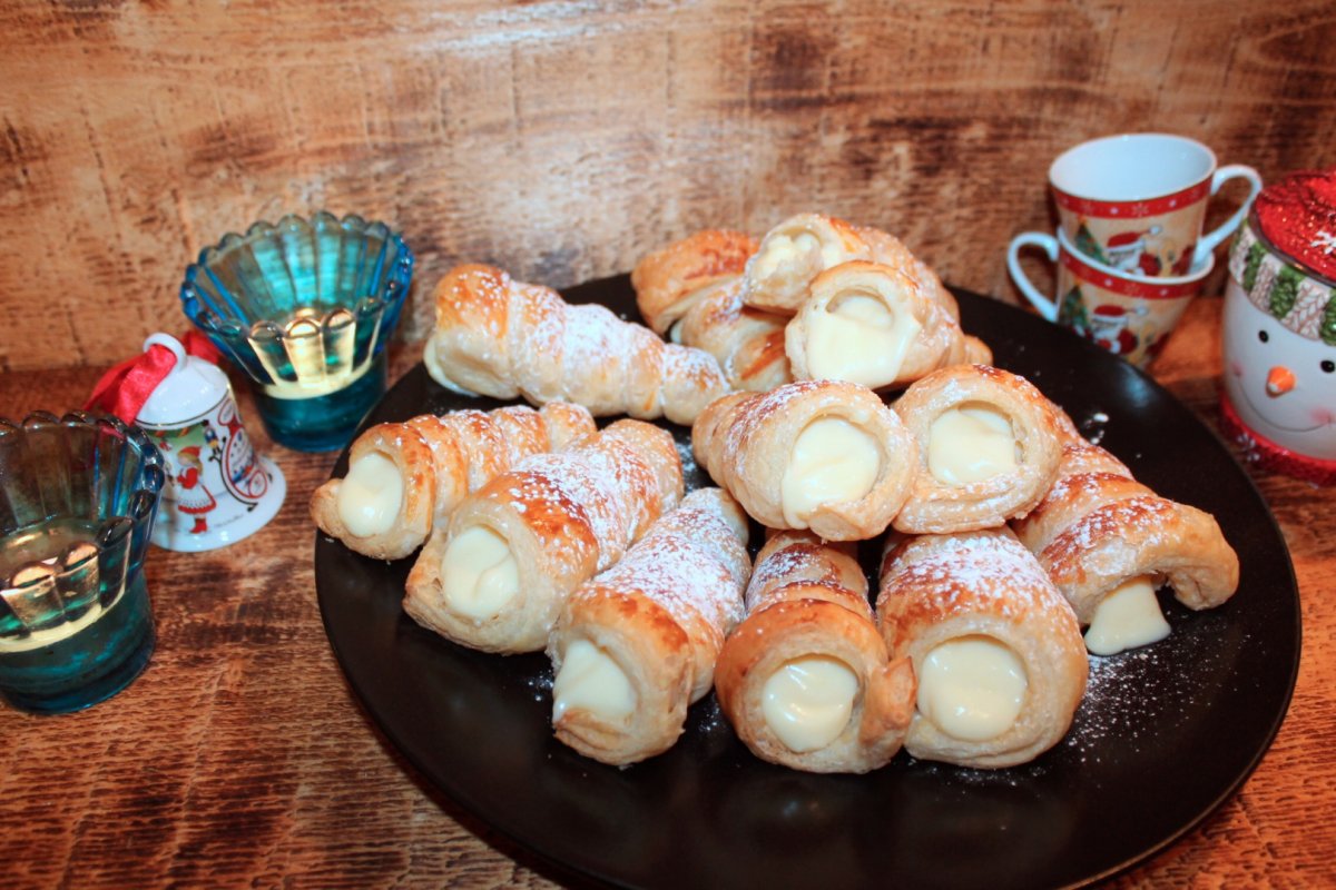 Cornete cu crema de vanilie