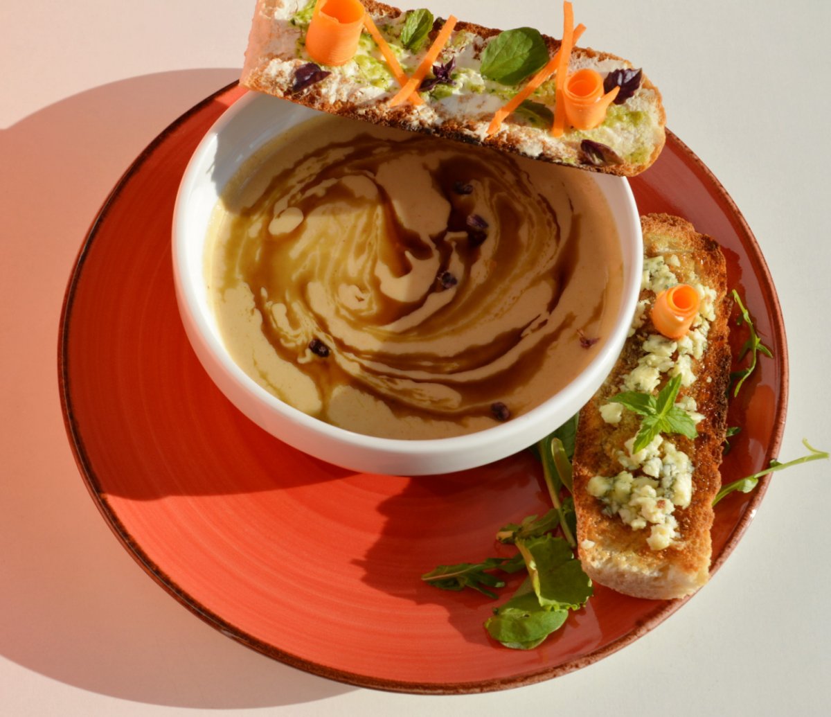 Supa crema de galbiori, gatita la Multicookerul Crock-Pot Express