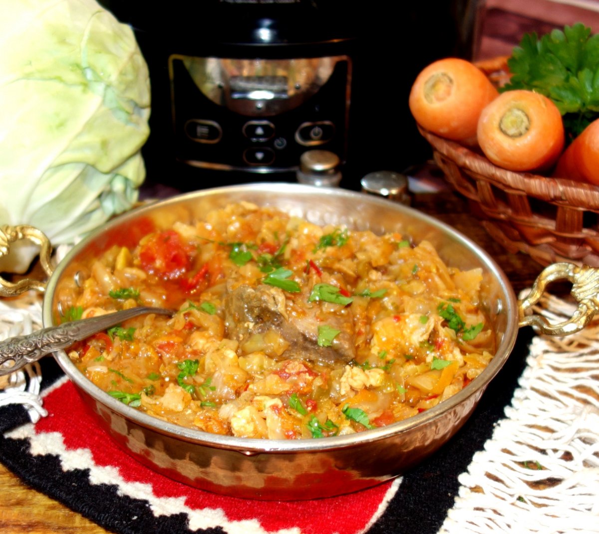 Varza de toamna cu piept de rata si ardei copti la slow cooker Crock Pot