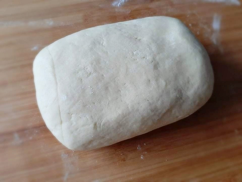 Aluat fraged cu osanza pentru cornulete, saratele, tarte sau placinte