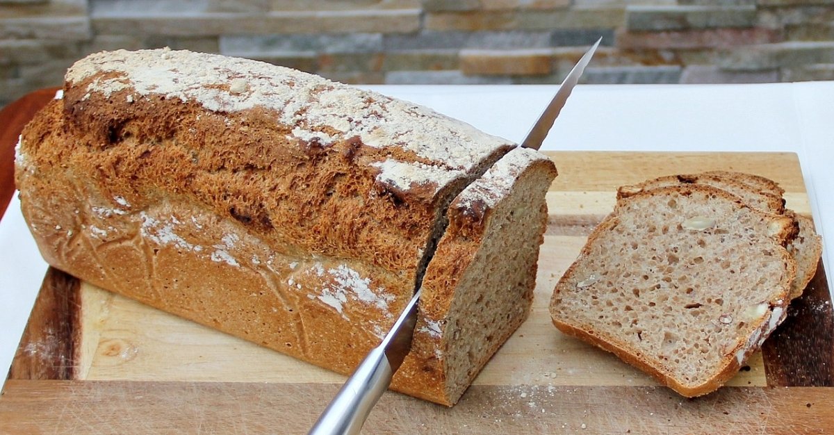 Paine integrala cu iaurt si nuci. Reteta sanatoasa si delicioasa