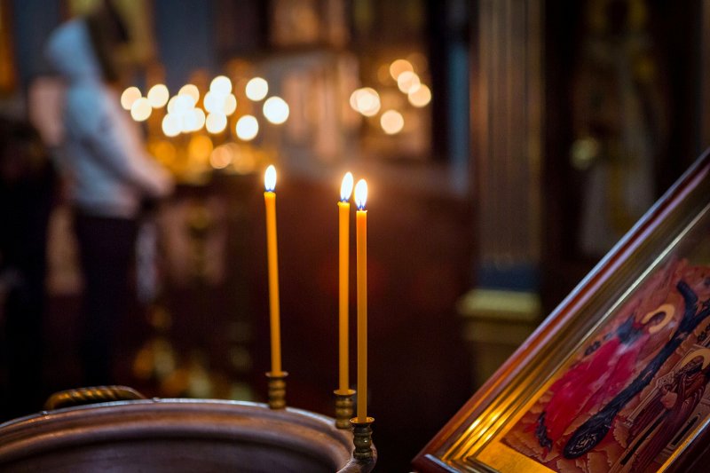 Mosii de iarna. Traditii, obiceiuri si superstitii de Sambata mortilor