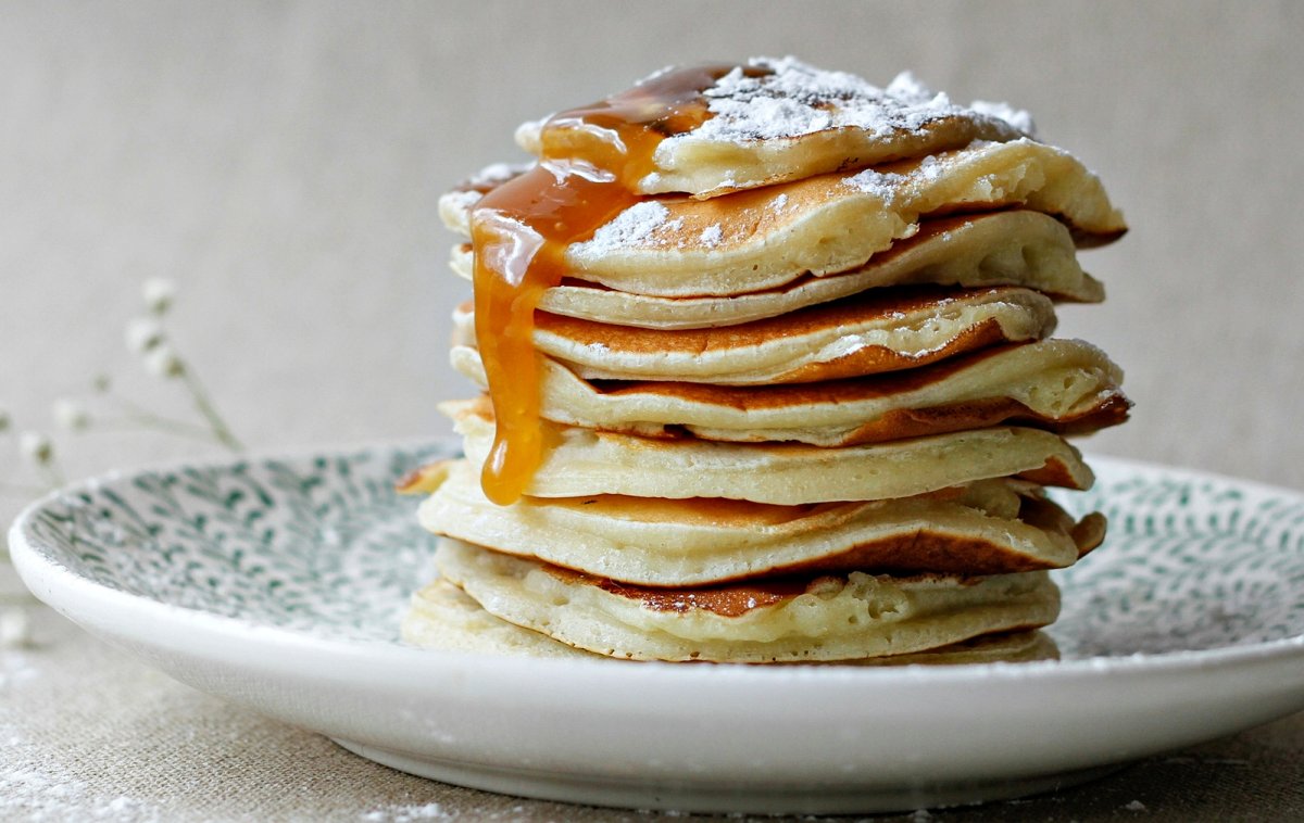 Clatite americane – reteta simpla de pancakes pufoase explicata pas cu pas