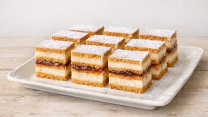 Prajitura cu bulion - reteta de post simpla si economica, cu foi fragede si crema fina de gris