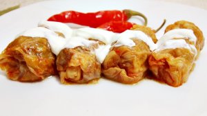 Sarmale in foi de varza cu afumatura