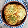 Clatite de dovlecei si branza – reteta simpla si delicioasa, gata in doar 30 de minute