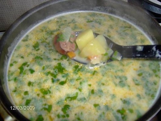 Ciorba de cartofi cu carnati afumati