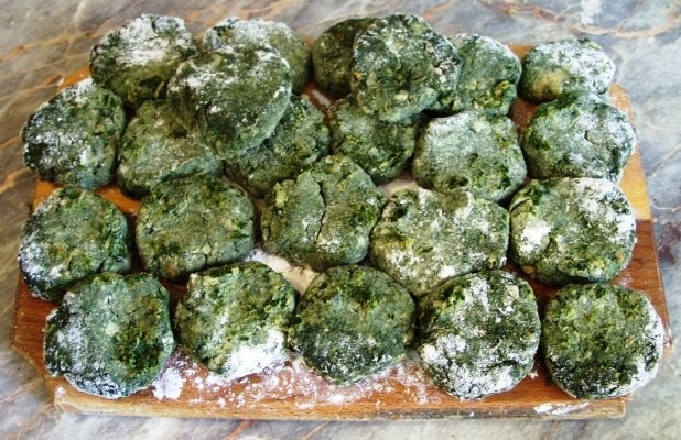 Chiftele (pârjoale) sau budincă din urzici