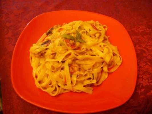 Tagliatella cu piept de pui