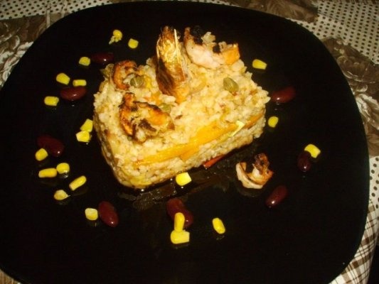 Creveti cu orez, fasole rosie si porumb