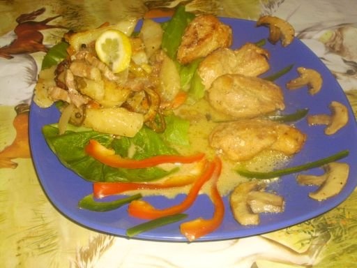 Piept de Pui cu ciuperci si sos de smantana