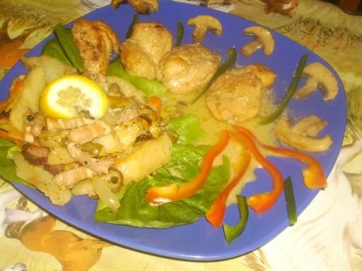 Piept de Pui cu ciuperci si sos de smantana