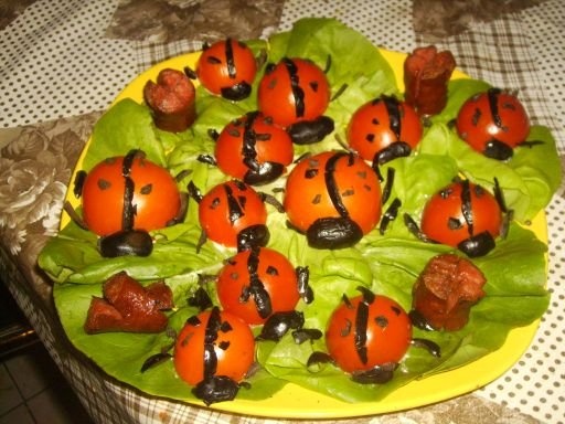 NASTRUSNICELE BUBURUZE