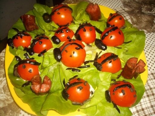 NASTRUSNICELE BUBURUZE