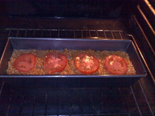 MUSACA DE CARNE CU CARTOFI SI ROSII