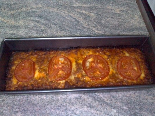 MUSACA DE CARNE CU CARTOFI SI ROSII