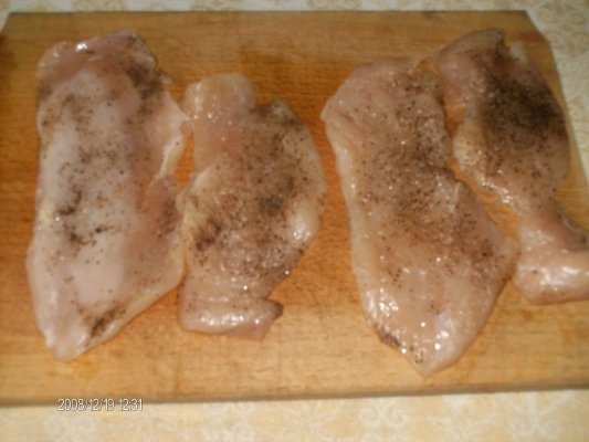 Piept de pui in sos de ardei