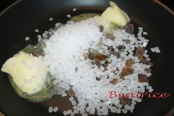 Tarta cu banane caramelizate