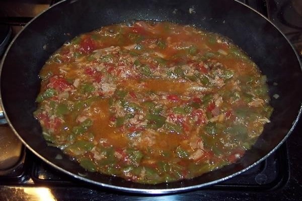 Sos de paste cu ardei si ton