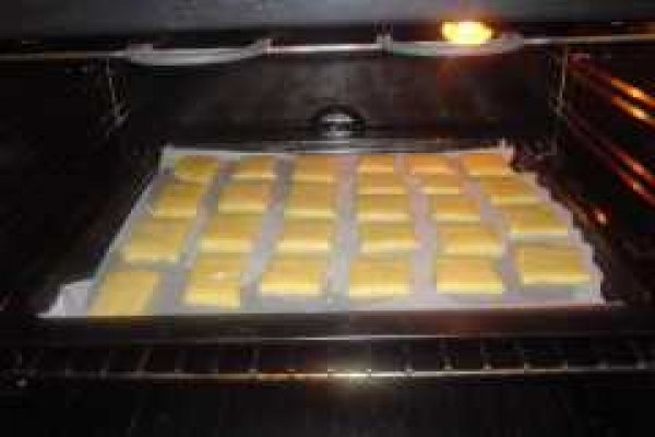 Biscuiti cu unt si ciocolata