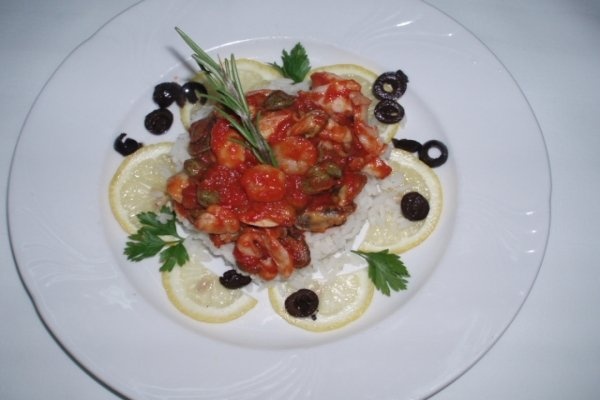 SOTE DE FRUCTE DE MARE PE PAT DE OREZ