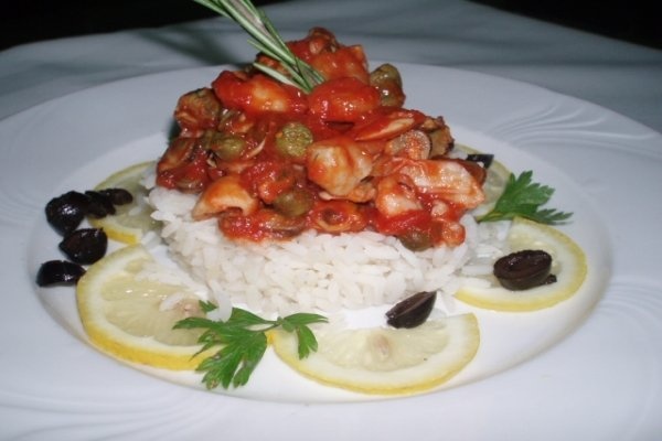 SOTE DE FRUCTE DE MARE PE PAT DE OREZ