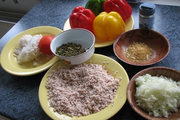 ARDEI UMPLUTI CU PIEPT DE PUI