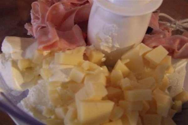 Rulada cu crema de branza