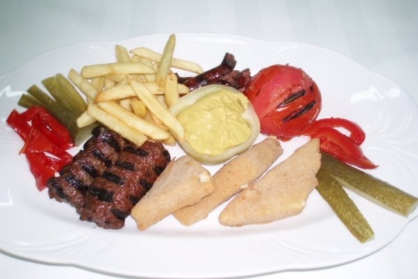 PLATOU CALD MUNTENESC