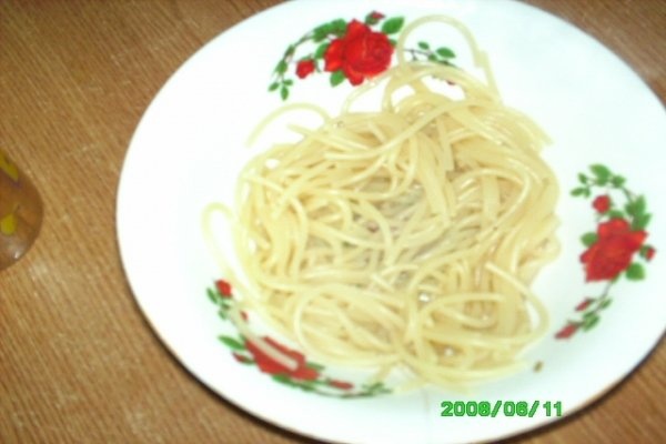 spaghete cu sos de rosii