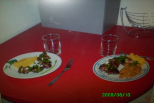 FICATEI CU MAMALIGUTA SI VARZA