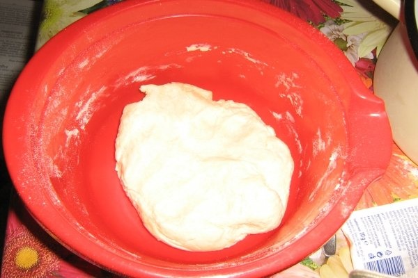 Pizza cu branza de vaci