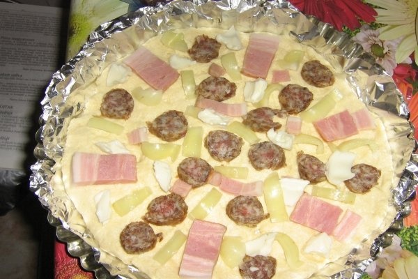 Pizza cu branza de vaci