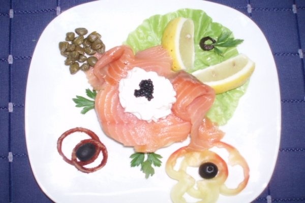 SOMON AFUMAT CU CREMA DE BRANZA