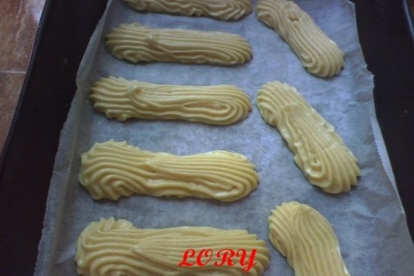 Eclere cu crema de vanilie si frisca