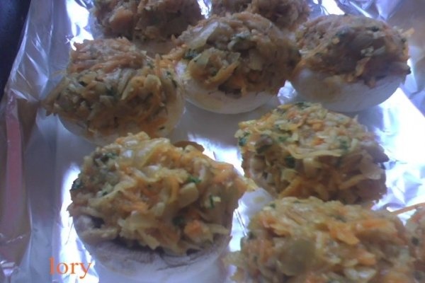 Ciuperci umplute cu legume