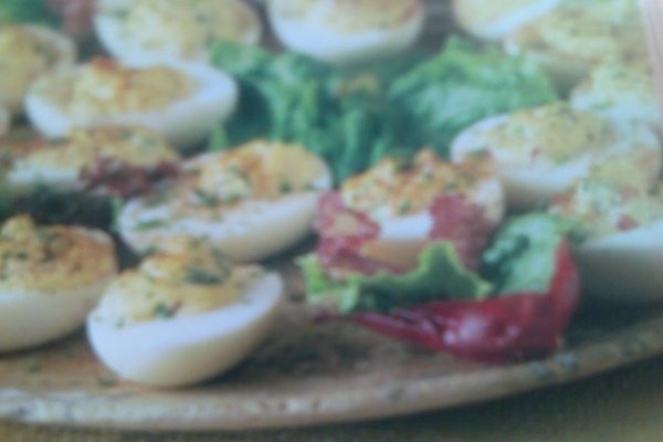 oua umplute cu pasta de sunca