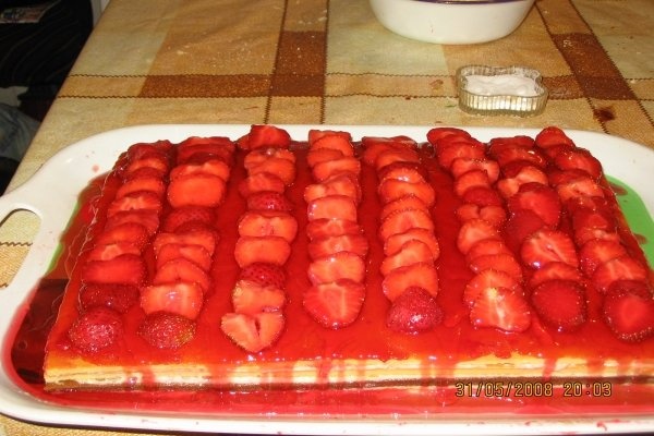 Prajitura cu capsuni